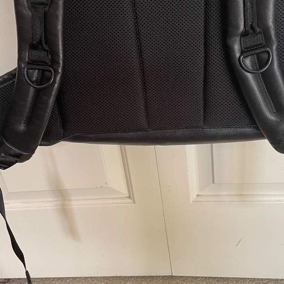 $1000 Tumi Leather Backpack / Bag - 96179DH - Picture 8 of 9